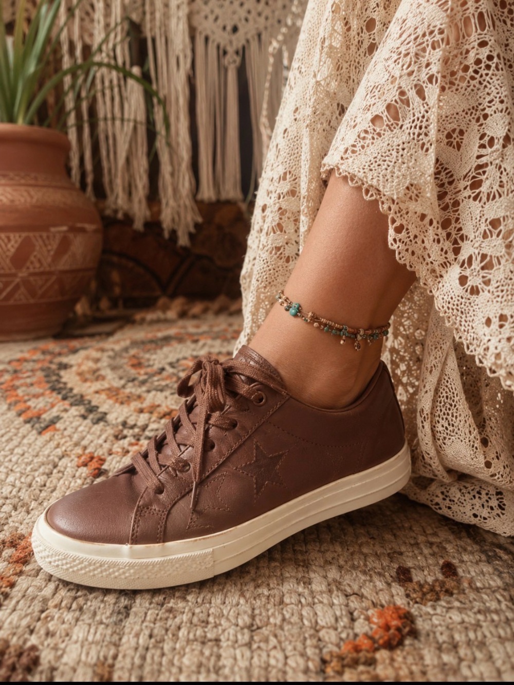 Converse Brown Leather Low-Top Lace-Up sneakers Size 8